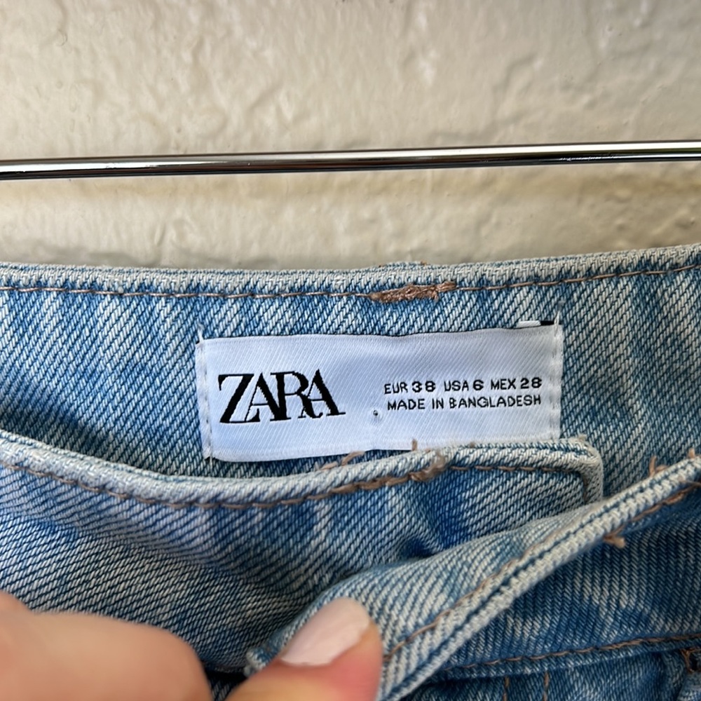 Zara light wash high rise mom shorts - Picture 7 of 8